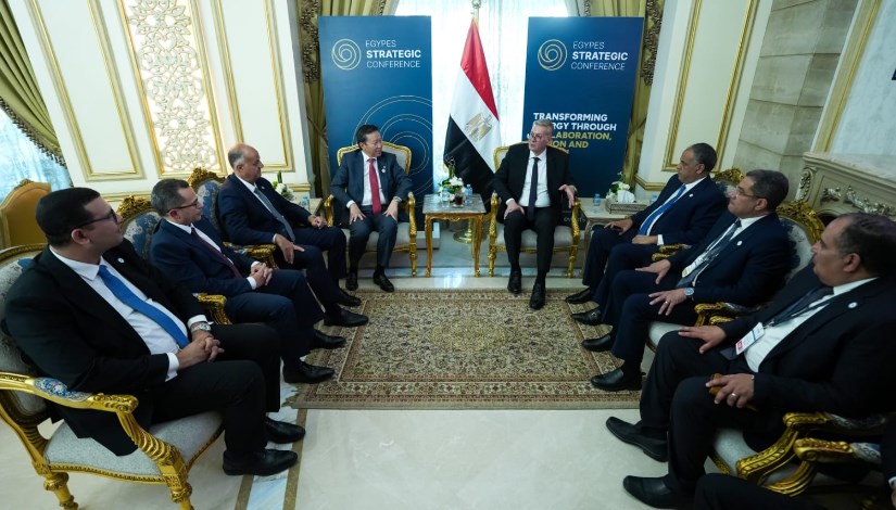 جانب من لقاء وزير البترول ووفد بي بي