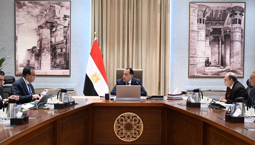 جانب من اجتماع رئيس مجلس الوزراء 