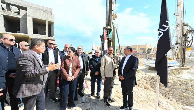 وزيرة الإسكان تتفقد المشروعات وأعمال التطوير بقرى مارينا