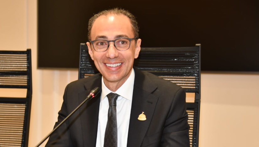 لدكتور شريف باشا رئيس لجنة الصحة بمجلس النواب