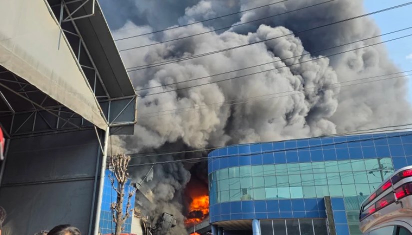 حريق مصنع قطع غيار سيارات في كوريا