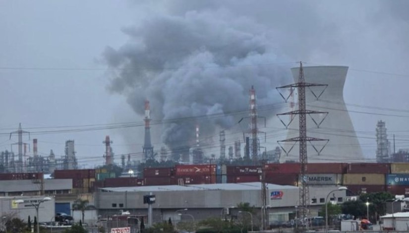 مصفاة حيفا المتضررة من الهجوم الإيراني