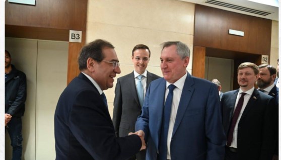 المهندس طارق الملا رئيس لجنة الطاقة والبيئة بمجلس النواب والوفد الروسي