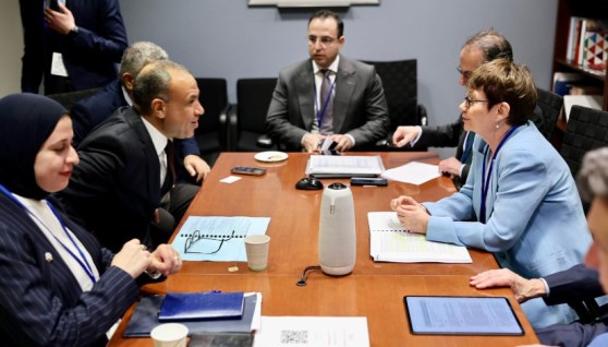 جانب من مباحثات وزير الخارجية ورئيسة البنك الأوروبي لإعادة الإعمال