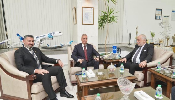 الطيار أحمد عادل، رئيس الشركة القابضة لمصر للطيران