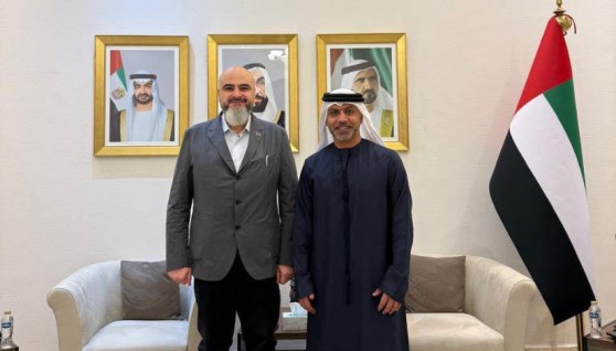 سفير الإمارات بالقاهرة مع محمد طارق