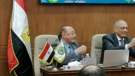 جانب من الندوة