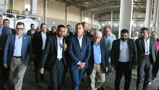 رئيس الوزراء يفتتح مصنع "نيو سيفلون" لمنتجات الألومنيوم
