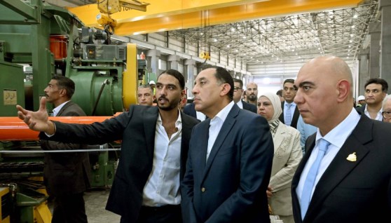 رئيس الوزراء يفتتح مصنع "جو ستيل"
