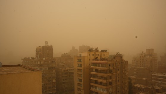 عاصفة ترابية