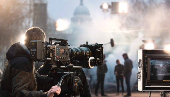 تصوير الأفلام  في مواقع كبيرة - صورة أرشيفية