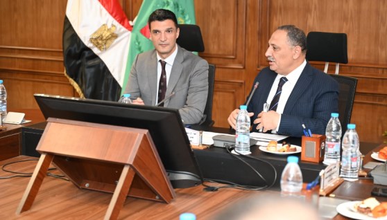 خلال اجتماع المهندس خالد هاشم مع مدير المركز الوطني للتخطيط واستخدام أراضي الدولة 