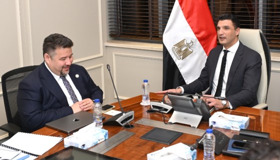لقاء وزير الصناعة بوفد شركة إيجيبت آمون 
