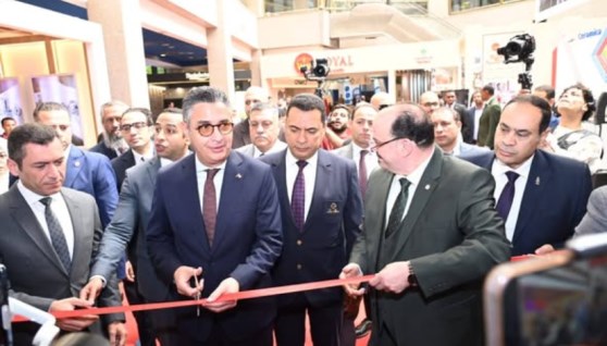 وزير التموين يفتتح معرض سيراميكا ماركت وهوميكس