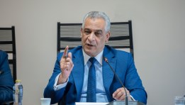 الدكتور مهندس صلاح سليمان جمبلاط وزير الدولة للإنتاج الحربي