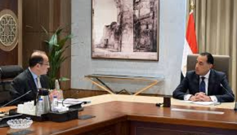  رئيس مجلس الوزراء و وزير المالية