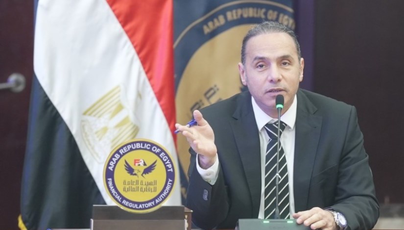 الدكتور إسلام عزام