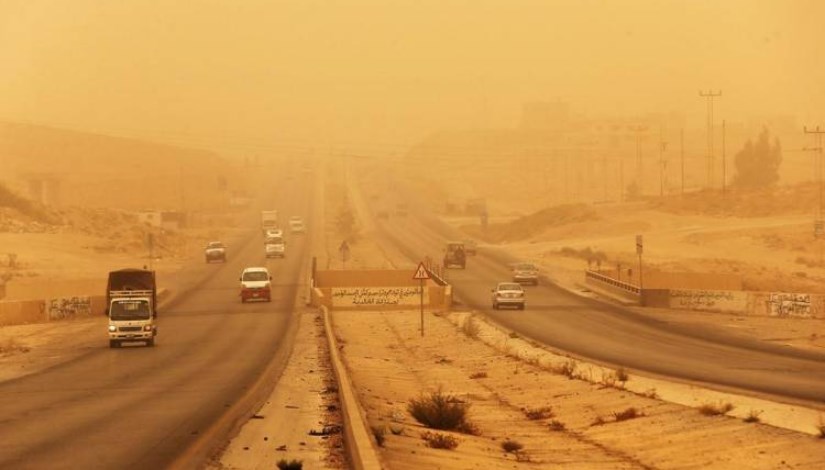 عاصفة ترابية