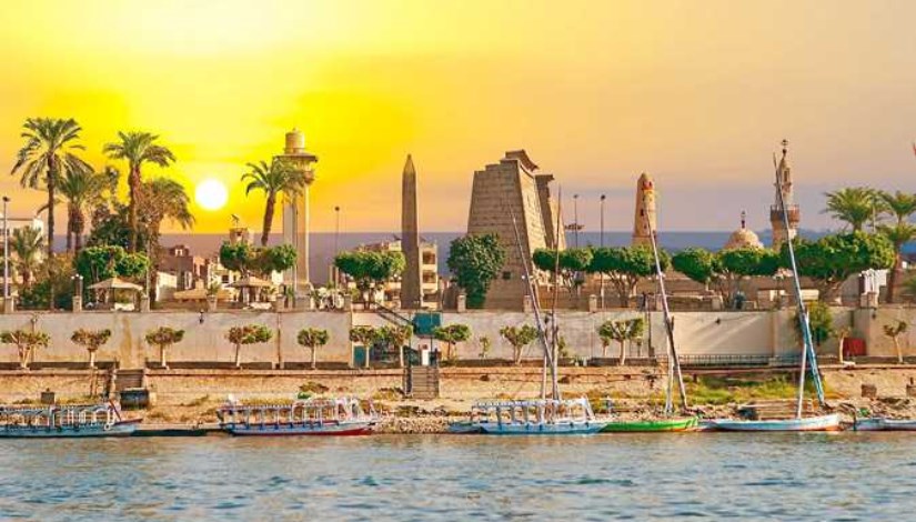 سياحة 