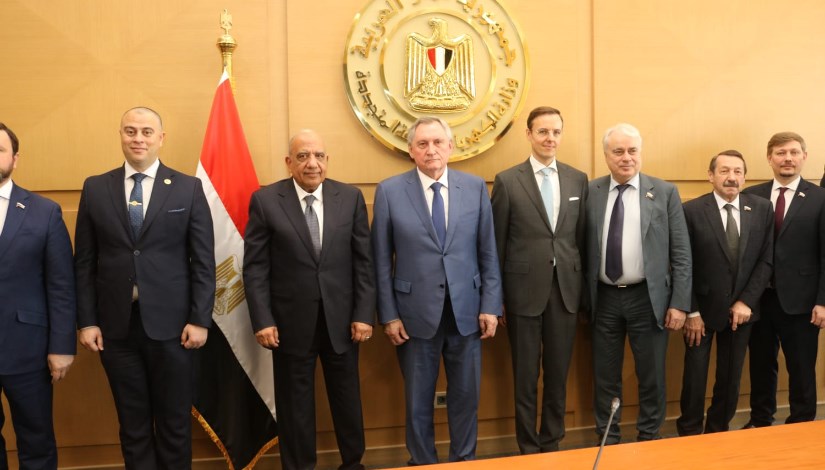 وزير الكهرباء والطاقة المتجددة مع نيكولاي شولجينوف رئيس لجنة الطاقة بمجلس الدوما الروسي