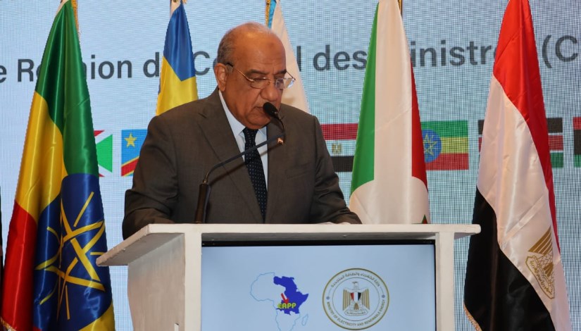 وزير الكهرباء الدكتور محمود عصمت