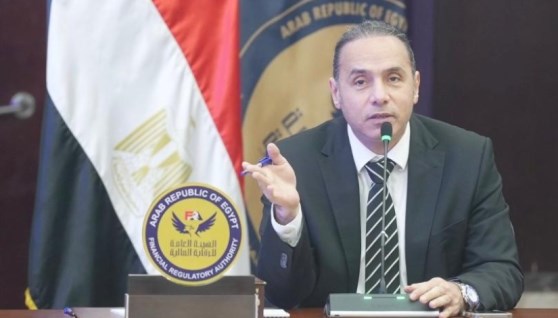 الدكتور إسلام عزام