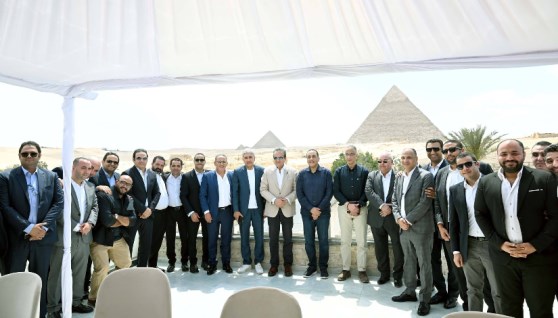 رئيس الوزراء خلال لقاء بأهالي ومستثمري نزلة السمان