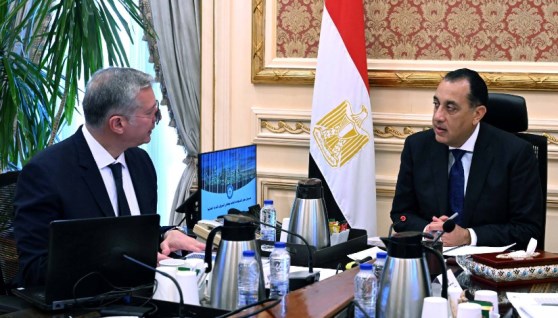 رئيس الوزراء ووزير البترول