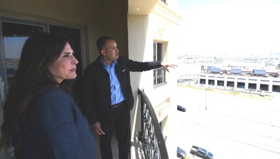  وزيرة الإسكان خلال الجولة بمدينة العلمين