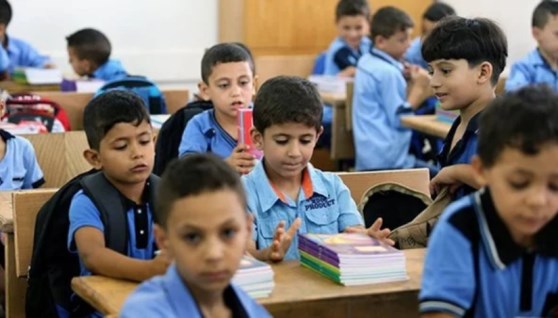 طلاب الصف السادس الابتدائي