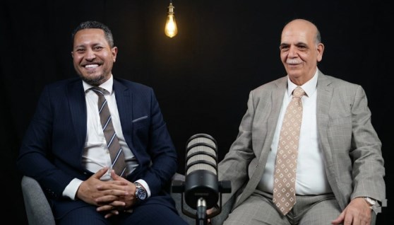 الخبير الاقتصادي د. محمد علي مع الزميل علاء عصام