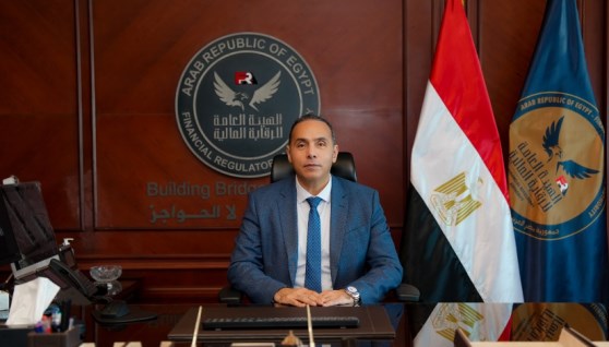 الدكتور إسلام عزام