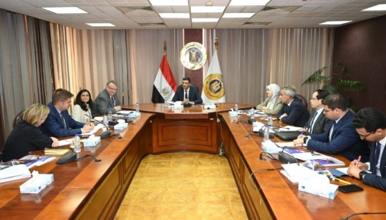 لقاء وزير الصناعة بوفد منظمة العمل الدولية  