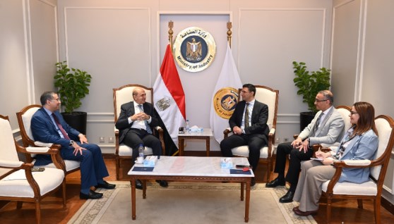 لقاء وزير الصناعة بوفد الغرفة الفرنسية 