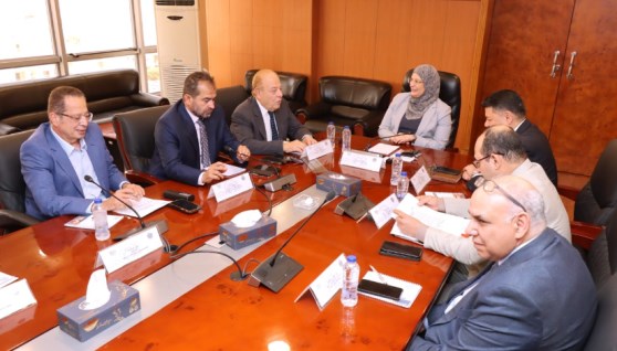 اجتماع التنمية الصناعية مع جمعية مستثمري العاشر من رمضان 