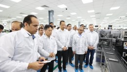  وزير الاتصالات وتكنولوجيا المعلومات