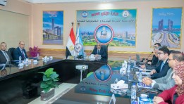 وزير الانتاج الحربي خلال الاجتماع