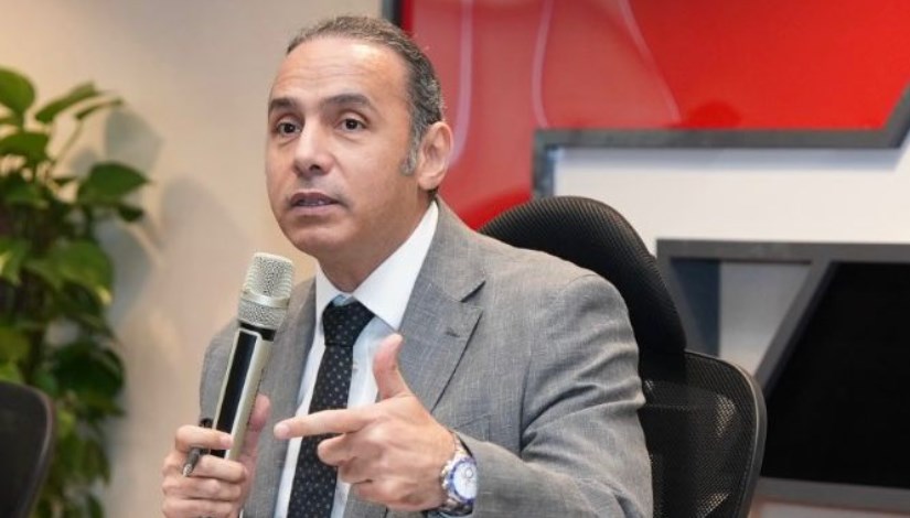 رئيس الهيئة العامة للرقابة المالية خلال اجتماعه اليوم