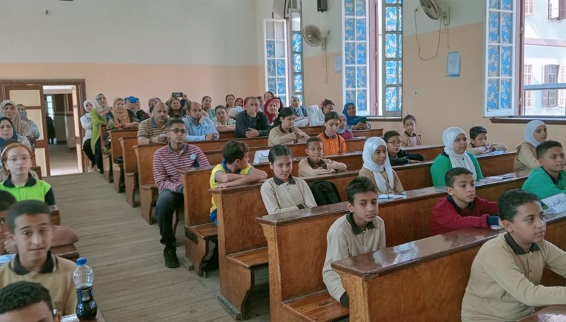 طلاب المرحلة الابتدائية
