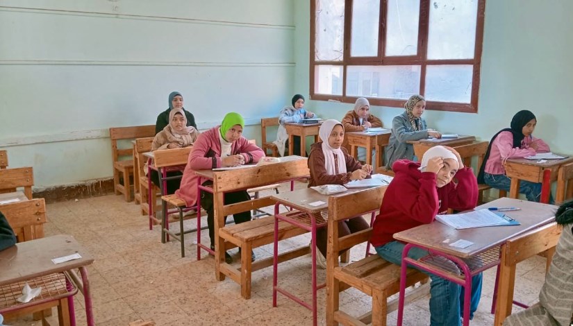طلاب المرحلة الإعدادية