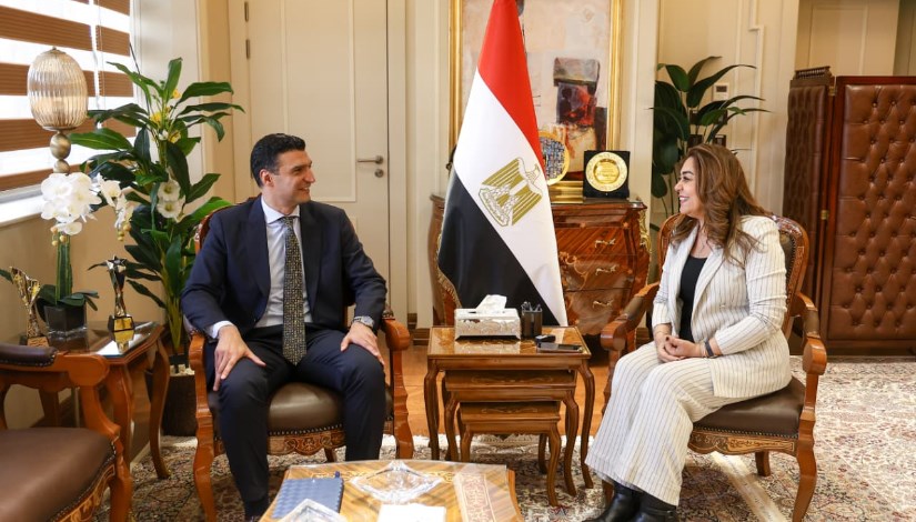 وزيرا التنمية المحلية والصناعة خلال الاجتماع