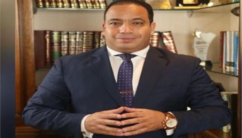  الدكتور عبدالمنعم السيد 