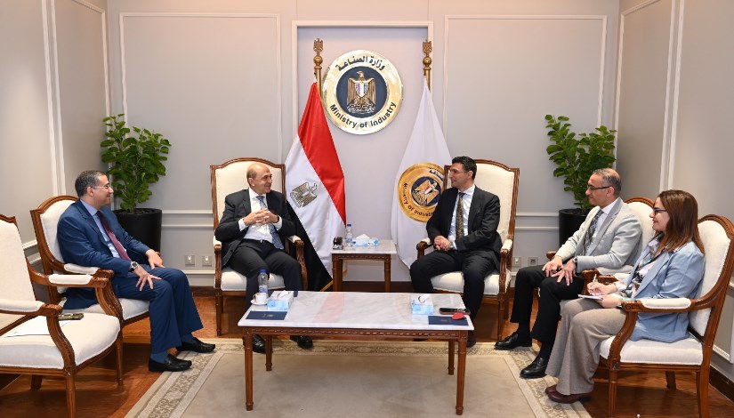 لقاء وزير الصناعة بوفد الغرفة الفرنسية 