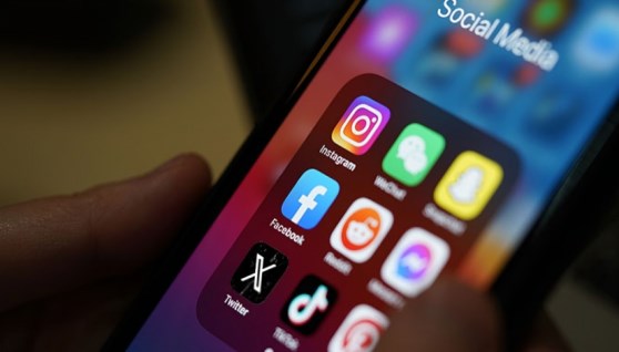 وسائل التواصل الاجتماعي