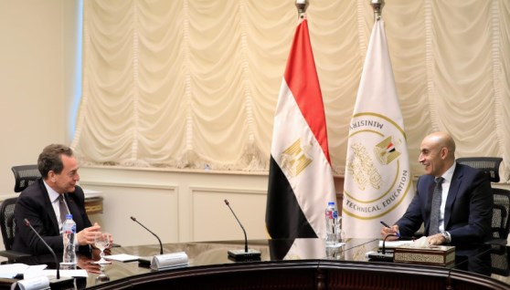 وزير التعليم وسفير فرنسا