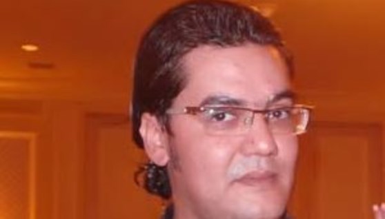 الكتاب الصحفي أحمد عادل 
