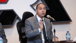 الدكتور إسلام عزام