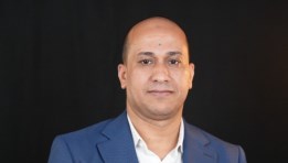 الكاتب الصحفي محمود حسين