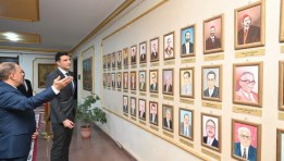 خلال زيارة وزير الصناعة لشئون المطابع الأميرية 