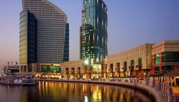 جولدن بيراميدز بلازا